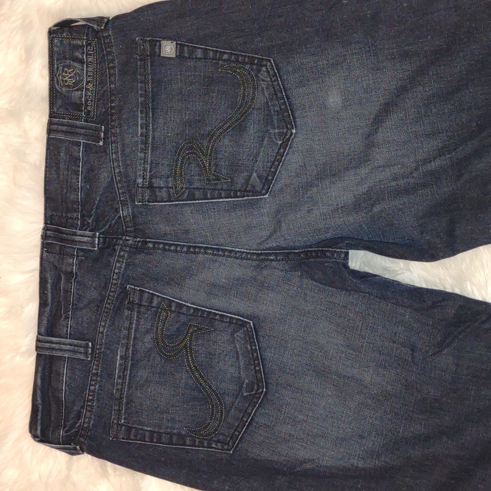 ROCK& REPUBLIC Henlee Boot Cut Frayed Bottom Jeans - Picture 10 of 11